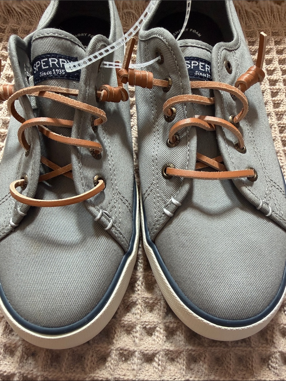 Sperry Women’s Gray Canvas Sneakers with Tan Leather Laces women’s 9.5 new - Picture 2 of 10